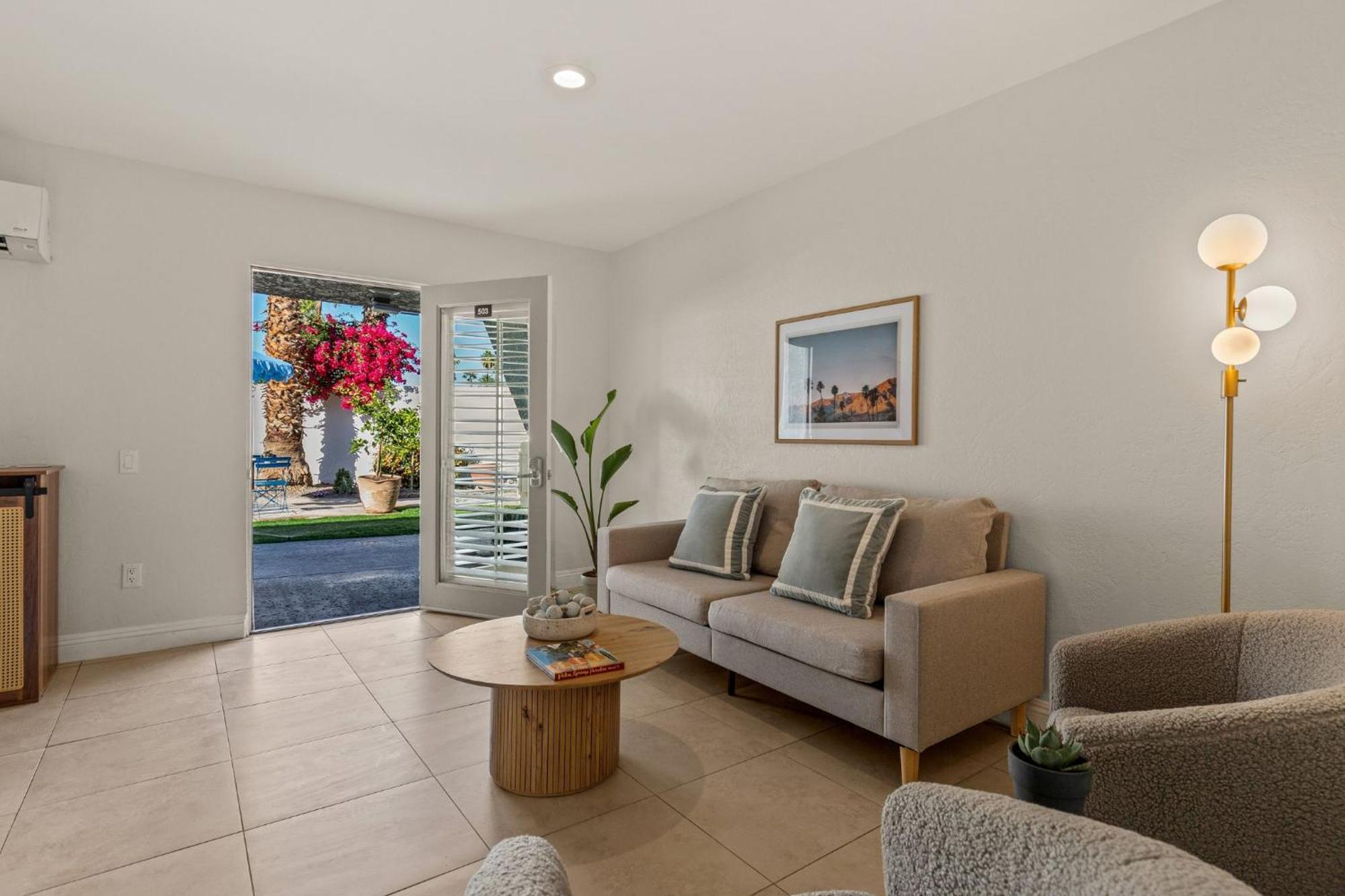 Casa Oliver Hotel & Resort - A Men'S Clothing Optional Resort In Palm Springs Buitenkant foto