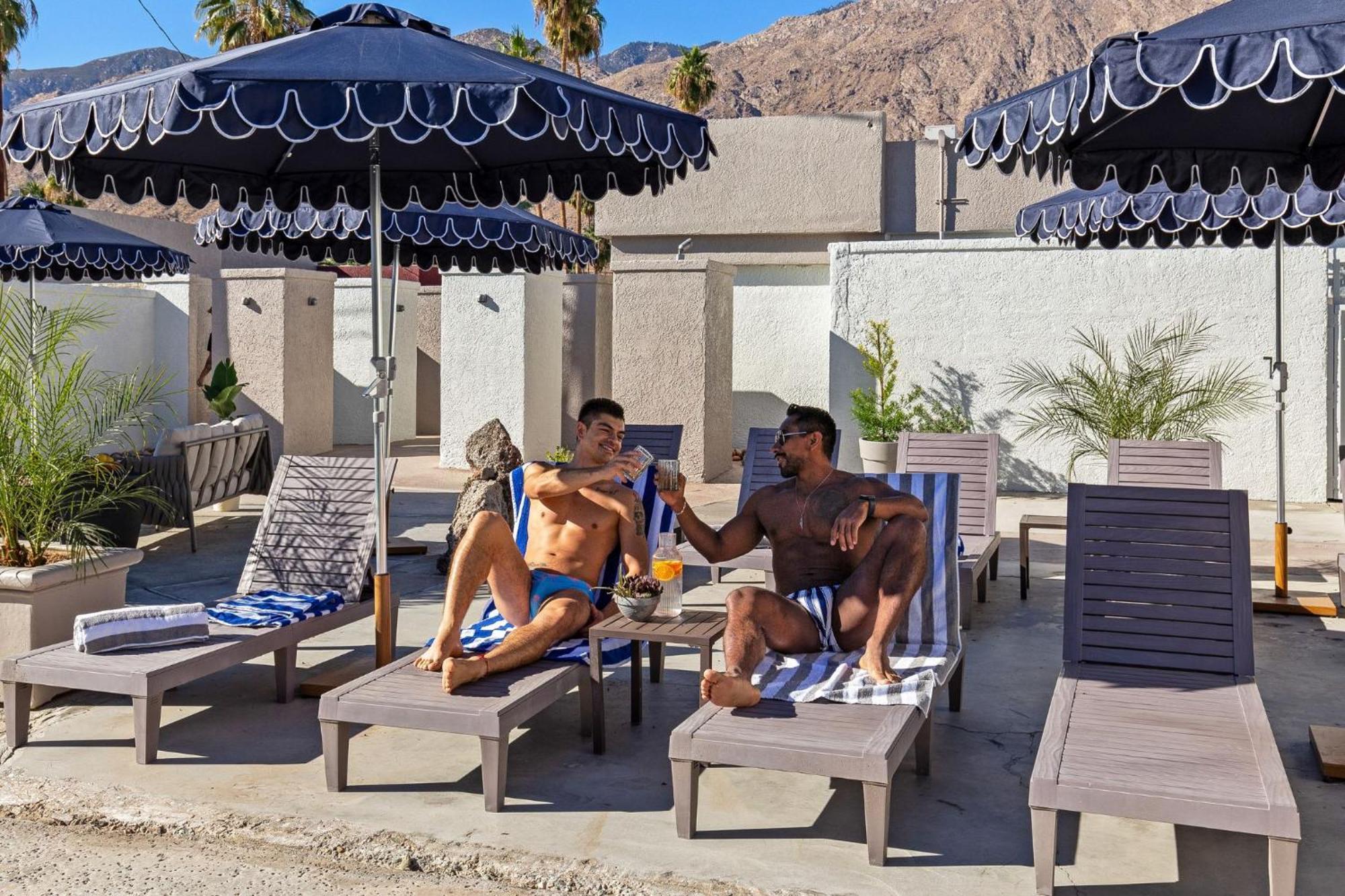 Casa Oliver Hotel & Resort - A Men'S Clothing Optional Resort In Palm Springs Buitenkant foto