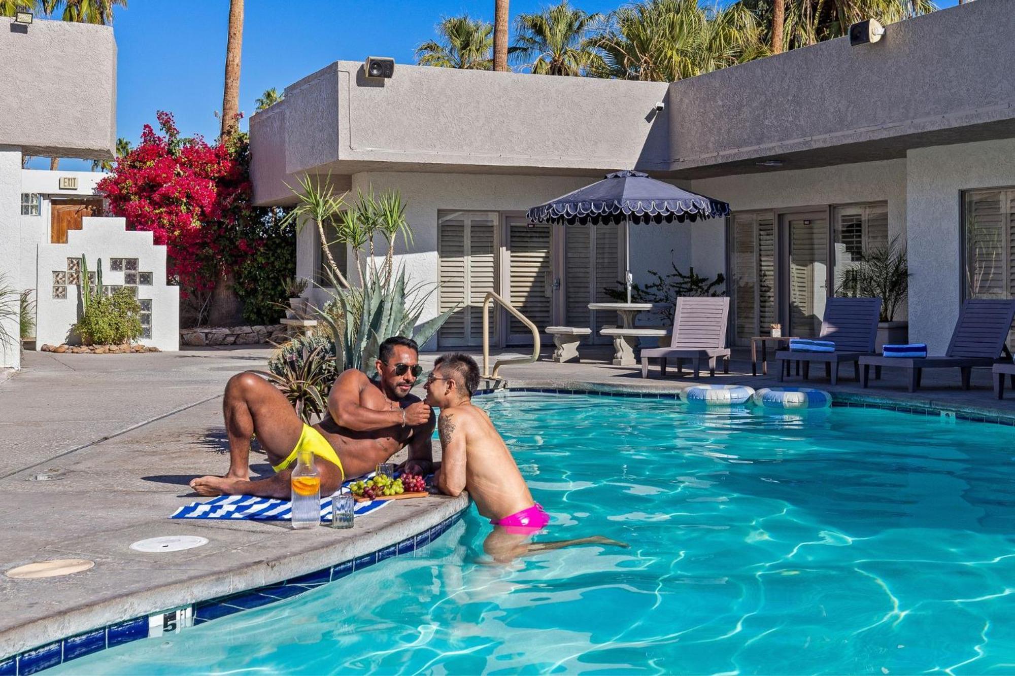 Casa Oliver Hotel & Resort - A Men'S Clothing Optional Resort In Palm Springs Buitenkant foto