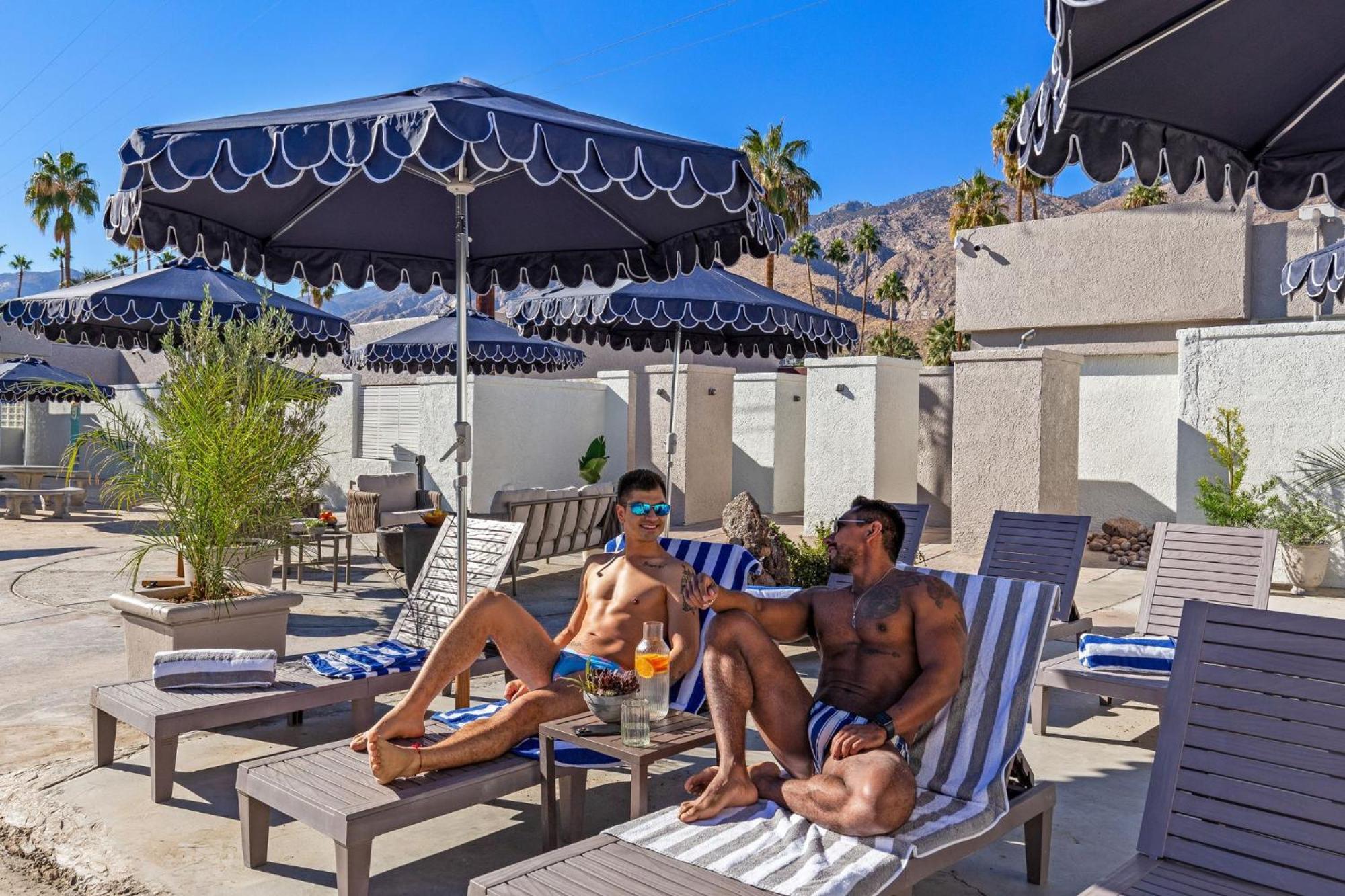 Casa Oliver Hotel & Resort - A Men'S Clothing Optional Resort In Palm Springs Buitenkant foto